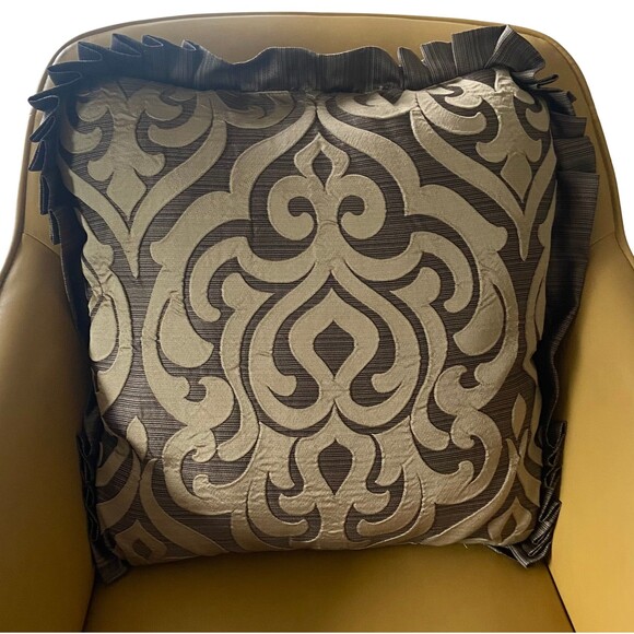 J Queen New York Throw Pillow Pair Tufted Round & Ruffled Square Gold Tan - Picture 3 of 6
